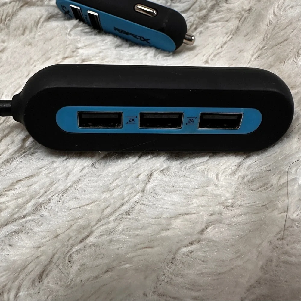 Rapid Car Charger with 5 USB Ports Use in Front & Back!  Like New